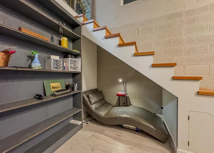 Comfort West Urban Loft House *